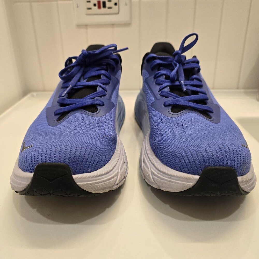 HOKA - Arahi 7 - Women's 10.5 - Worn Once!